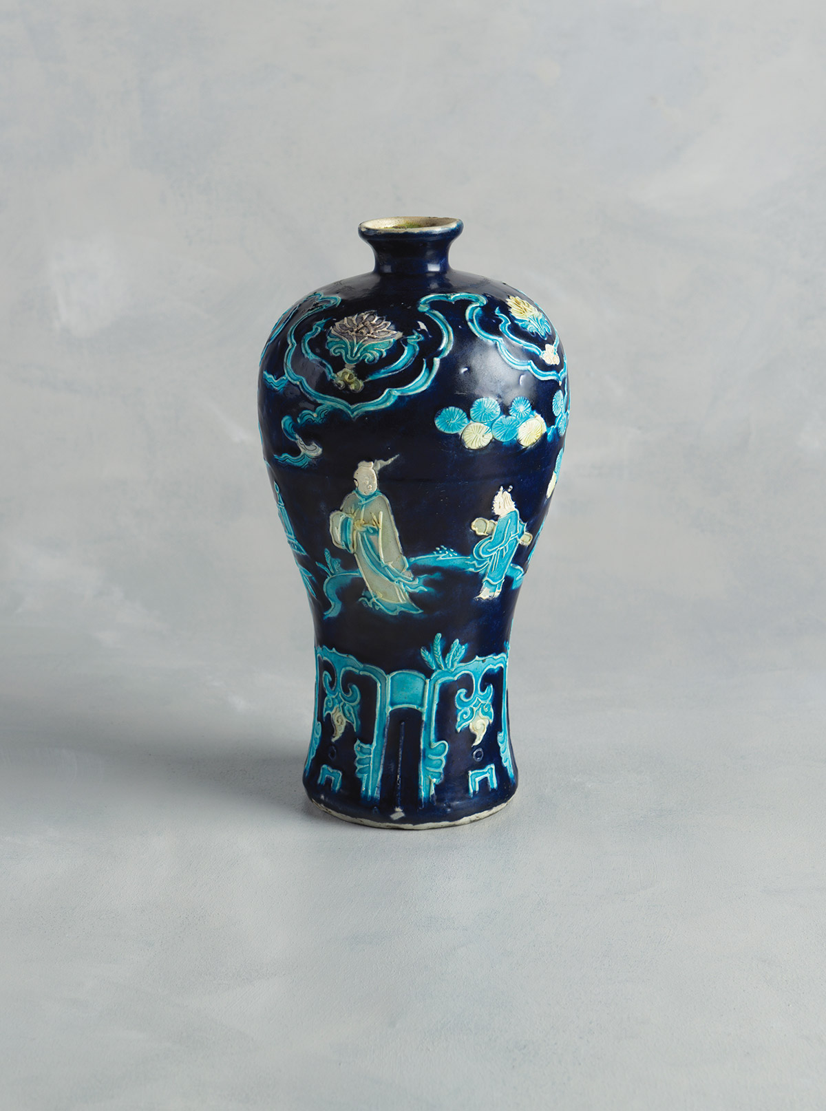 Porcelain Fahua Vase (meiping)