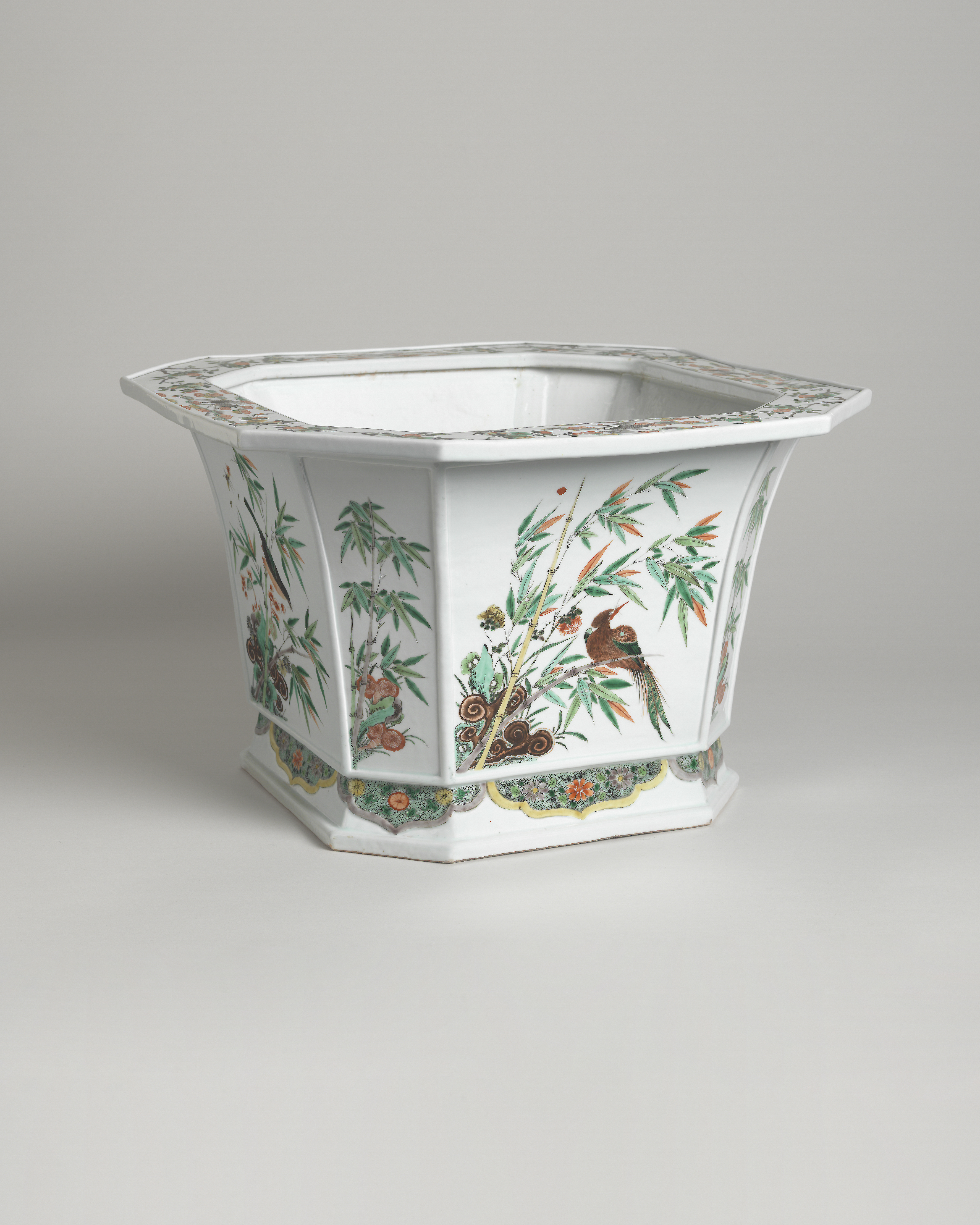 五彩八方花盆| 明清瓷器| Eskenazi