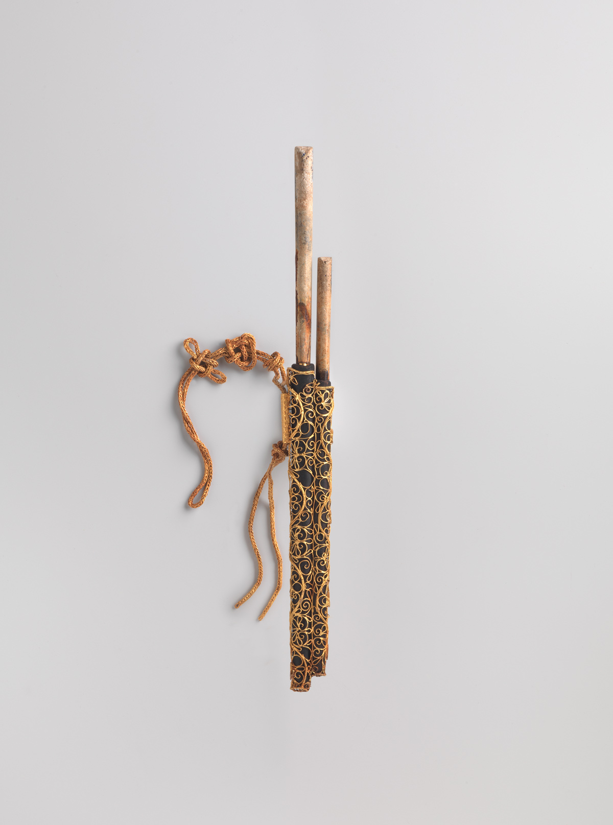 Gold Filigree Double Scabbard with Lapis Lazuli Knife Handles