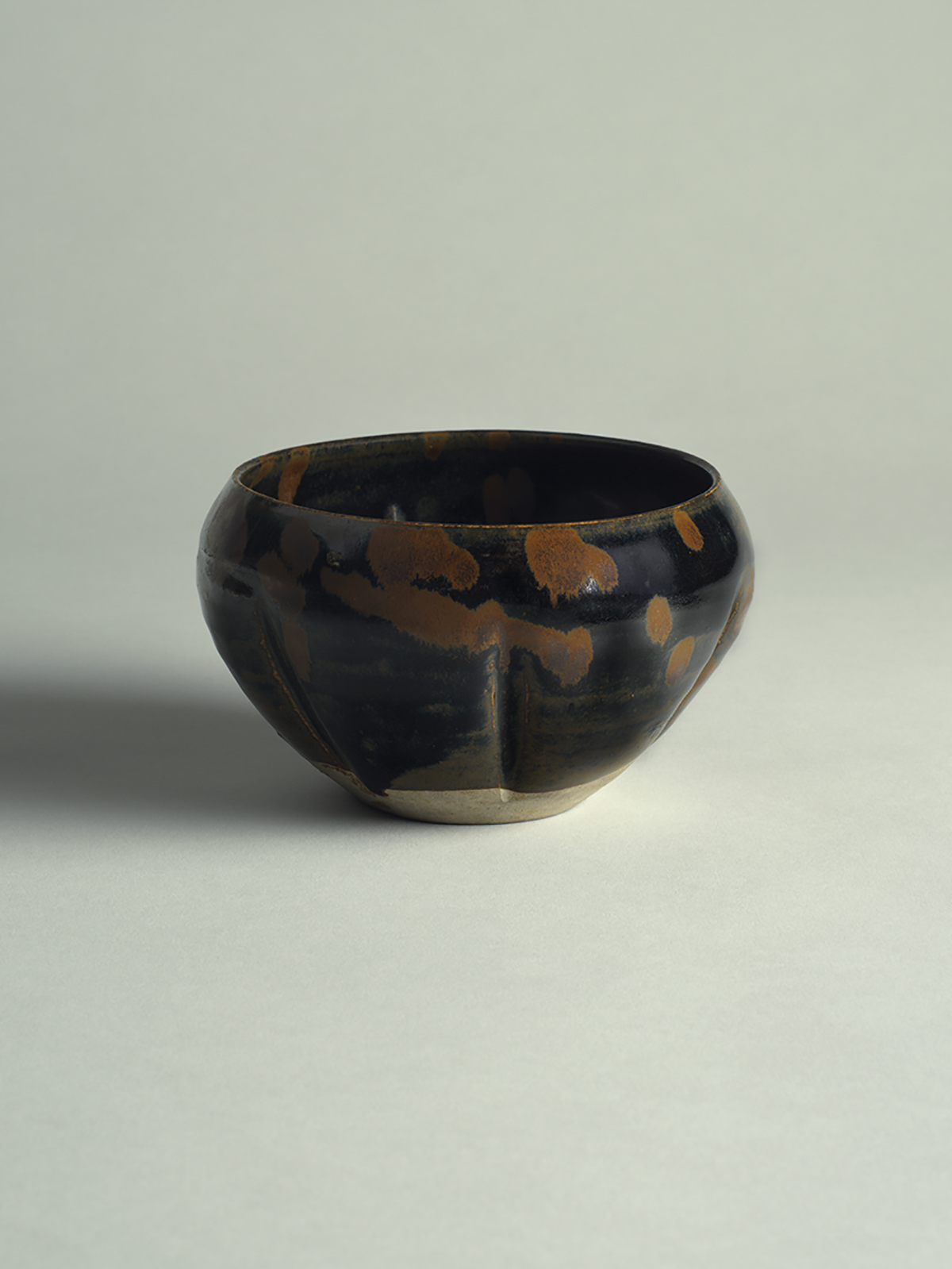 Chinese ceramics, lacquer and gold from the 12th to the 14th