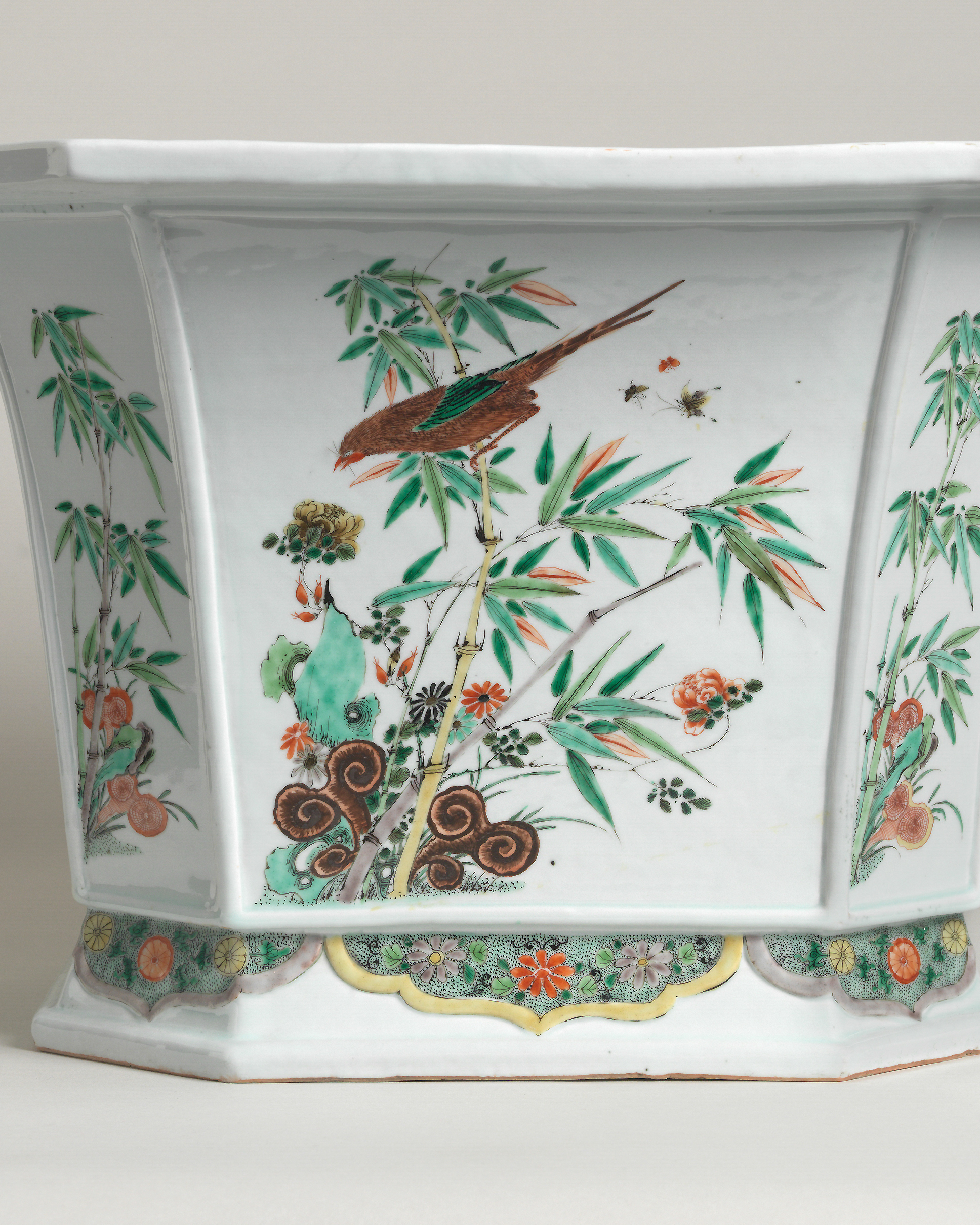 五彩八方花盆| 明清瓷器| Eskenazi